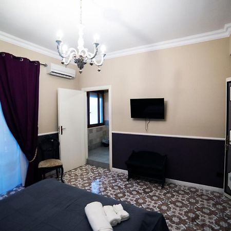 カターニア Barocco Al Centro Bed & Breakfast エクステリア 写真